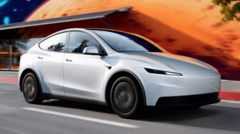 Tesla: Ντεμπούτο για τα βασικά Model Y και Model 3 Standard